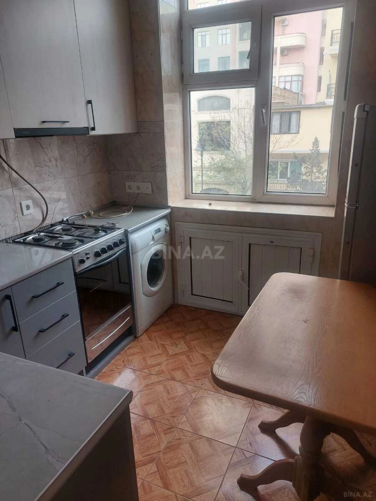 Kirayə verilir 2 otaqlı mənzil 90 m²