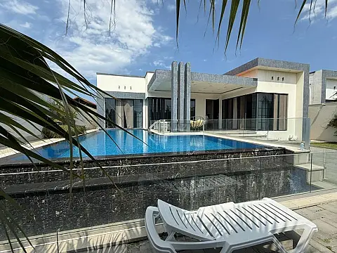 Kirayə verilir 5 otaqlı həyət evi 280 m²