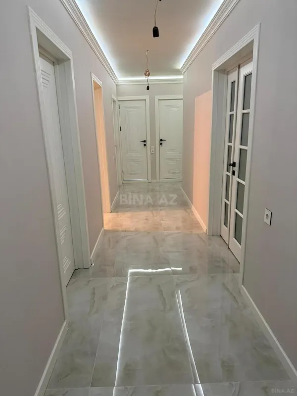 Satılır 5 otaqlı mənzil 127 m²