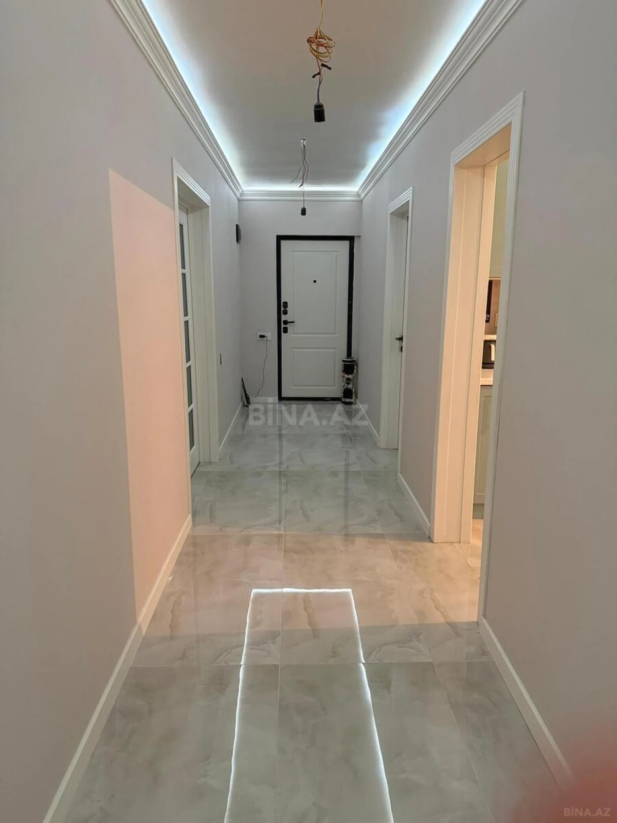 Satılır 5 otaqlı mənzil 127 m²