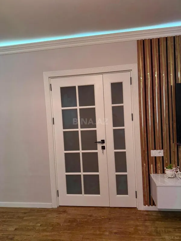 Satılır 5 otaqlı mənzil 127 m²