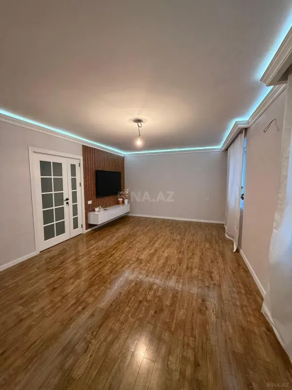 Satılır 5 otaqlı mənzil 127 m²