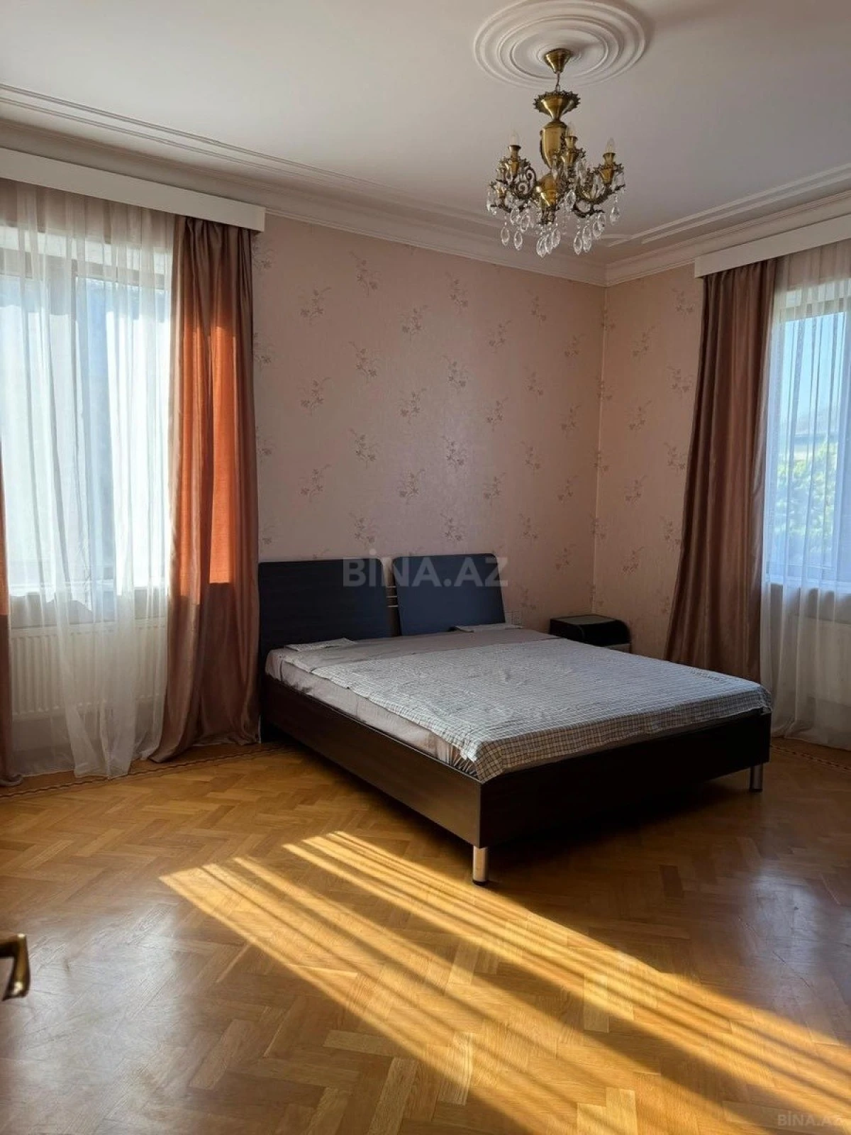 Kirayə verilir 5 otaqlı həyət evi 450 m²