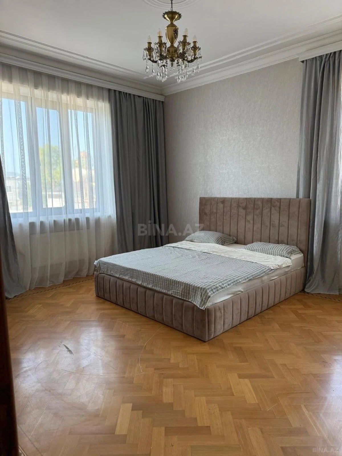 Kirayə verilir 5 otaqlı həyət evi 450 m²