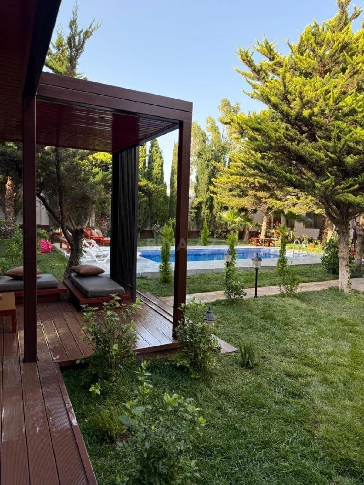 Kirayə verilir 5 otaqlı həyət evi 450 m²