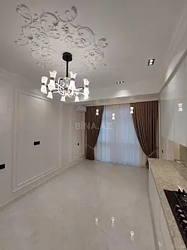 Satılır 4 otaqlı mənzil 140 m²