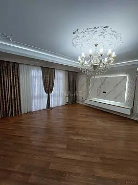 Satılır 4 otaqlı mənzil 140 m²