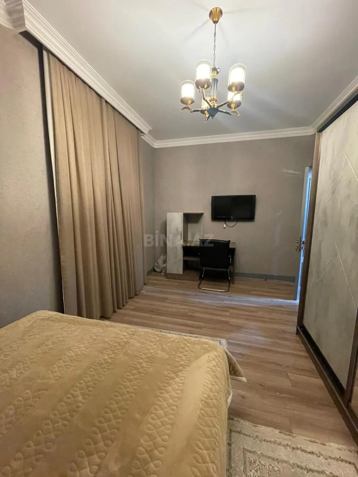 Satılır 5 otaqlı həyət evi 330 m²