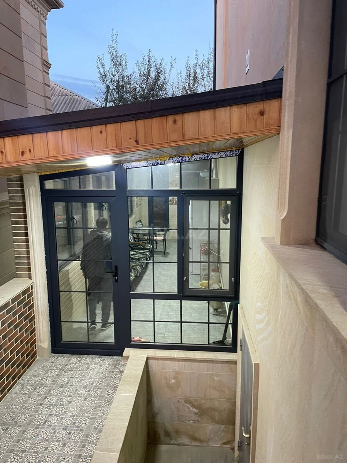 Satılır 5 otaqlı həyət evi 330 m²