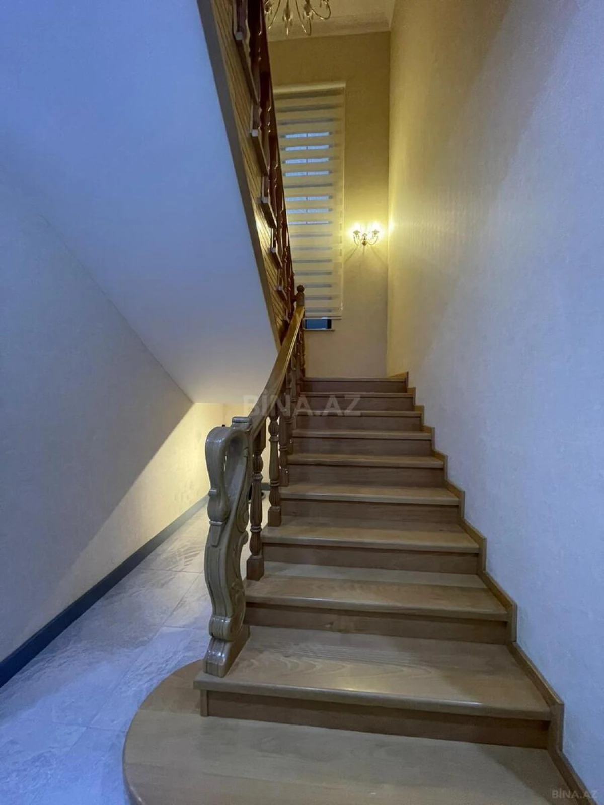 Satılır 5 otaqlı həyət evi 330 m²