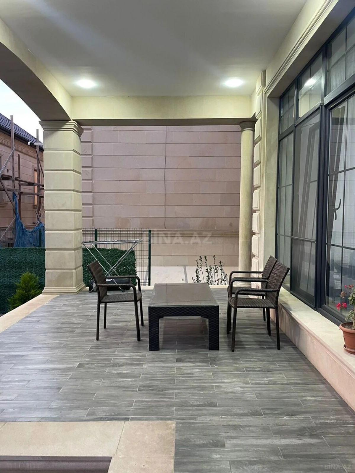 Satılır 5 otaqlı həyət evi 330 m²