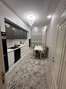 Satılır 3 otaqlı mənzil 98 m²