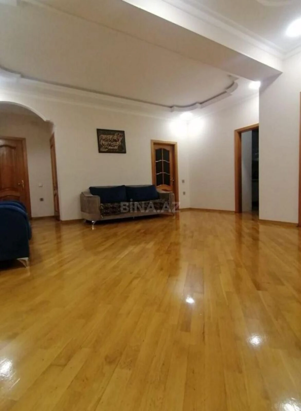 Satılır 3 otaqlı mənzil 130 m²