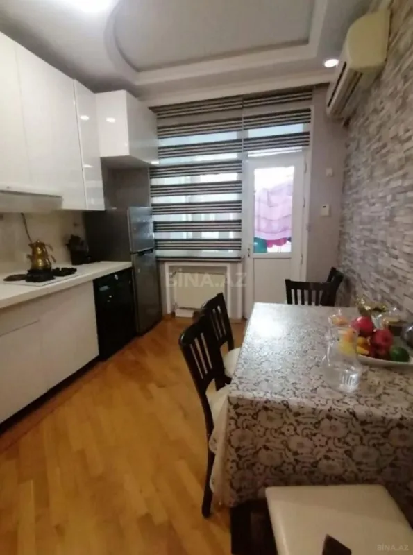 Satılır 3 otaqlı mənzil 130 m²