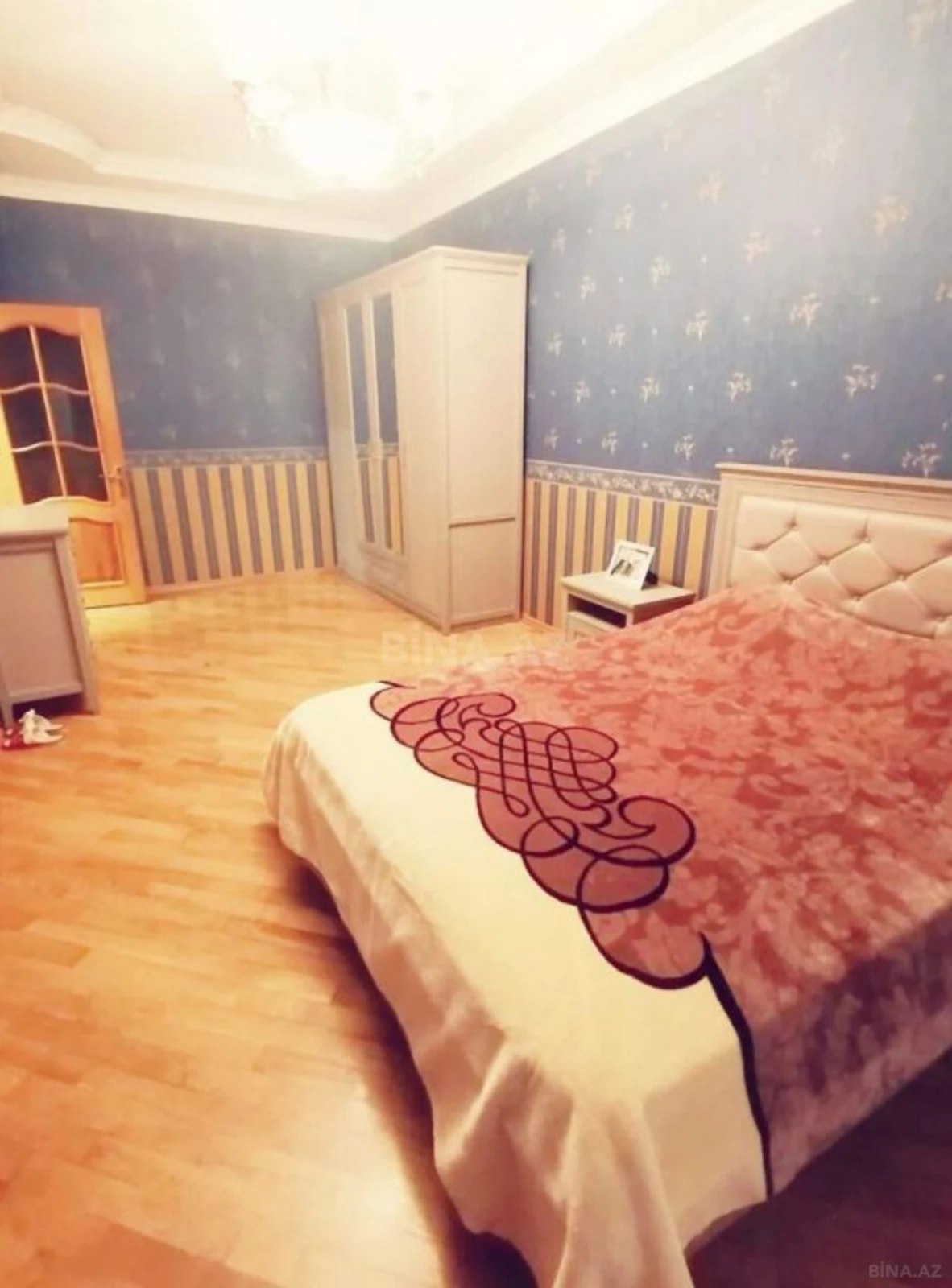 Satılır 3 otaqlı mənzil 130 m²