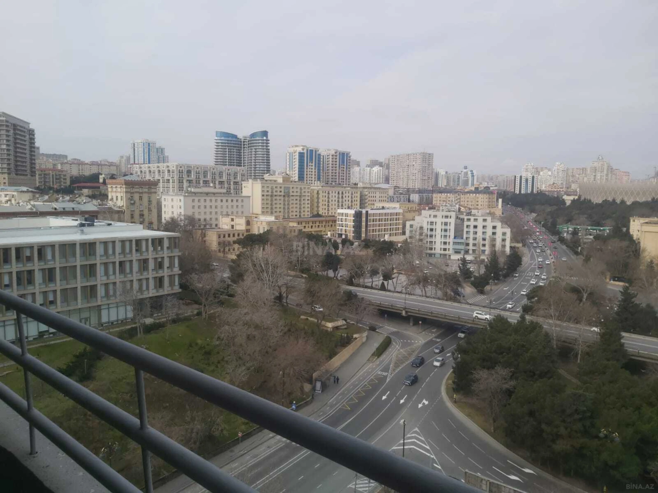 Satılır 3 otaqlı mənzil 101 m²