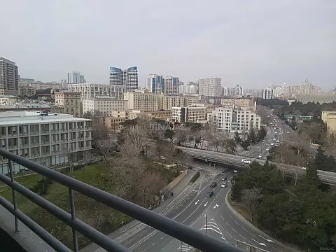 Satılır 3 otaqlı mənzil 101 m²