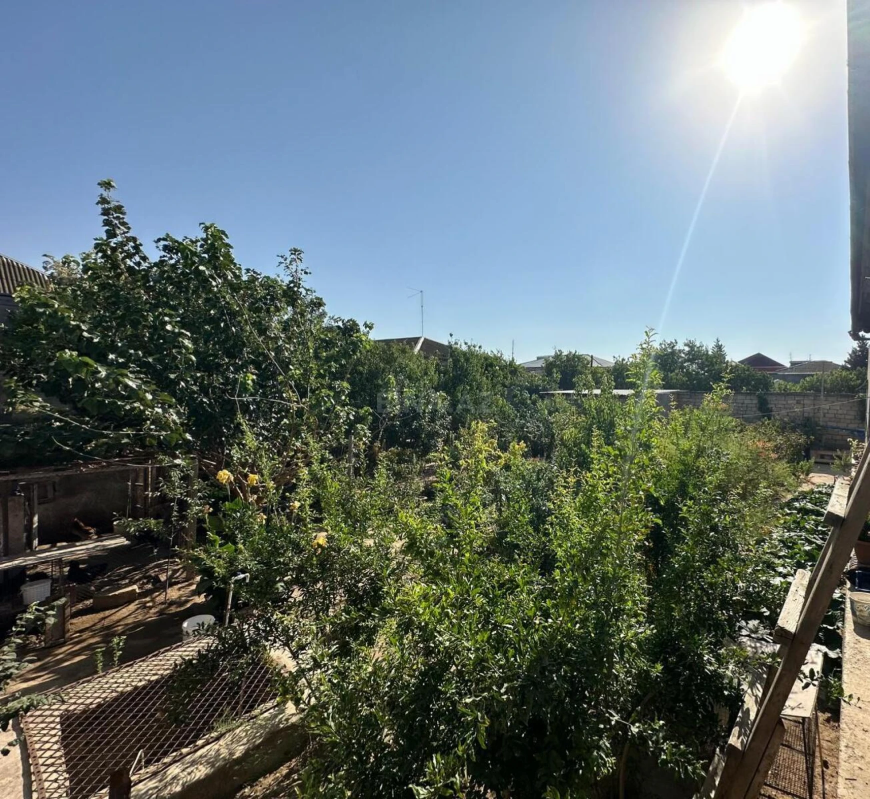 Satılır 5 otaqlı həyət evi 400 m²