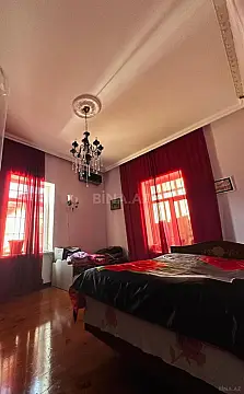 Satılır 5 otaqlı həyət evi 400 m²