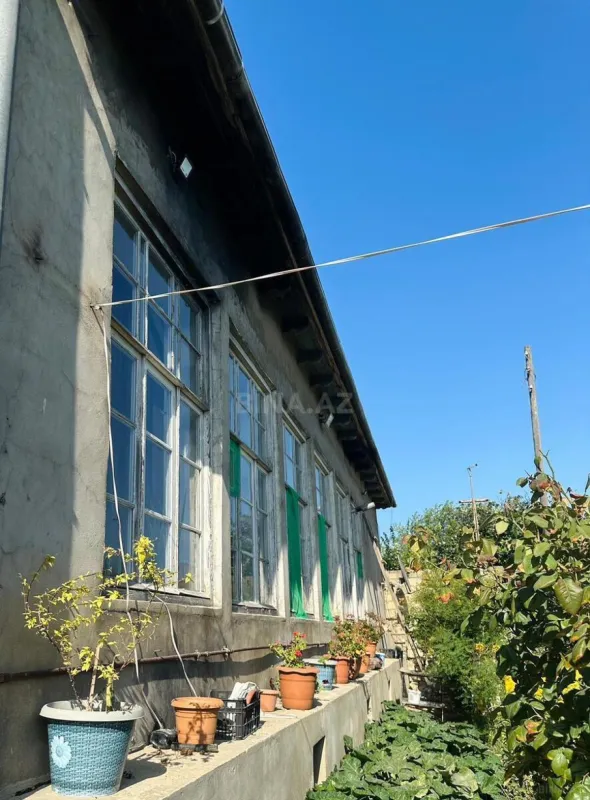 Satılır 5 otaqlı həyət evi 400 m²