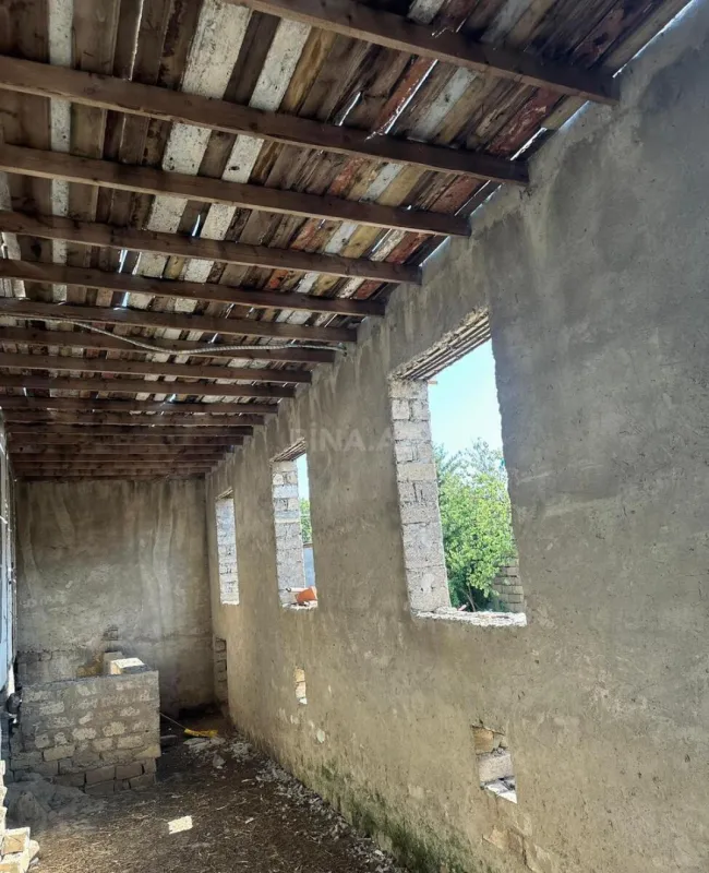 Satılır 5 otaqlı həyət evi 400 m²