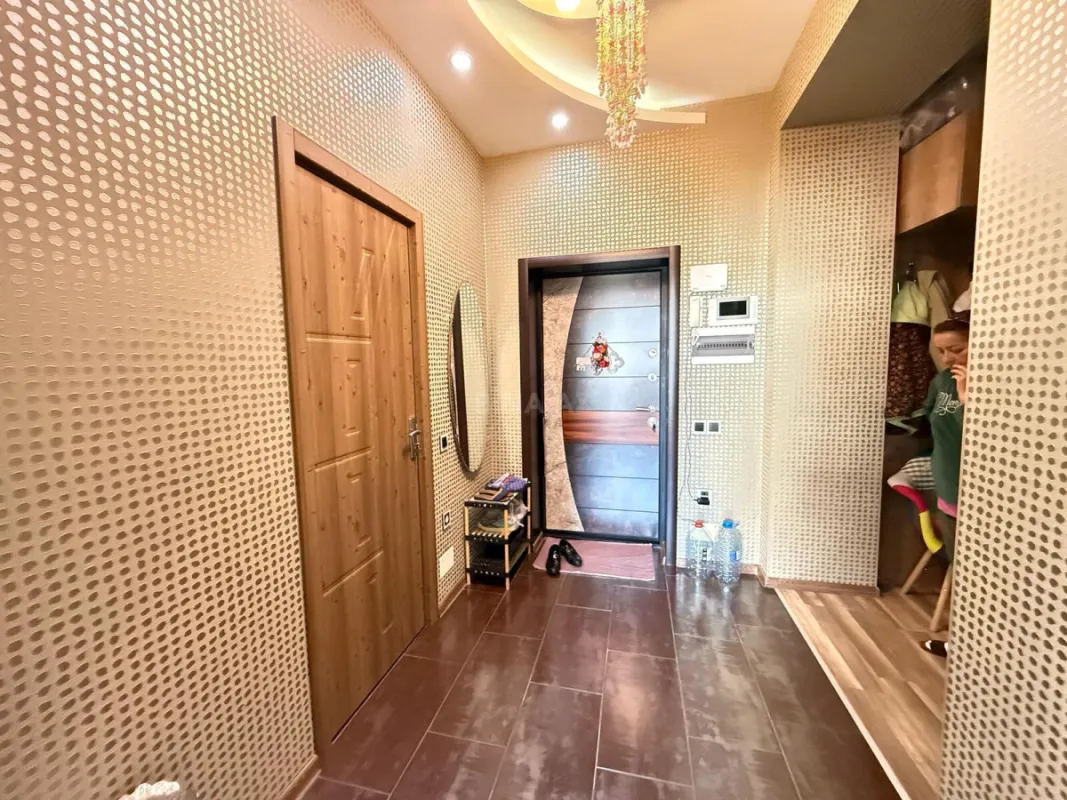 Satılır 2 otaqlı mənzil 86 m²