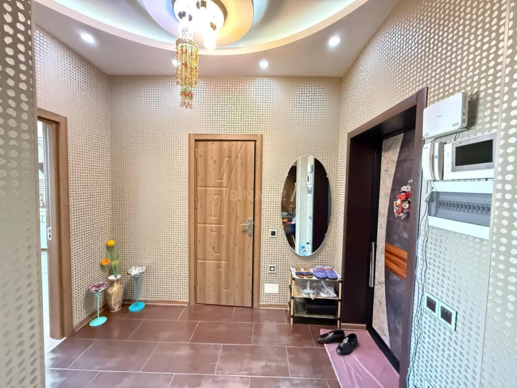 Satılır 2 otaqlı mənzil 86 m²