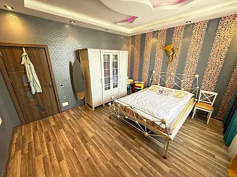 Satılır 2 otaqlı mənzil 86 m²