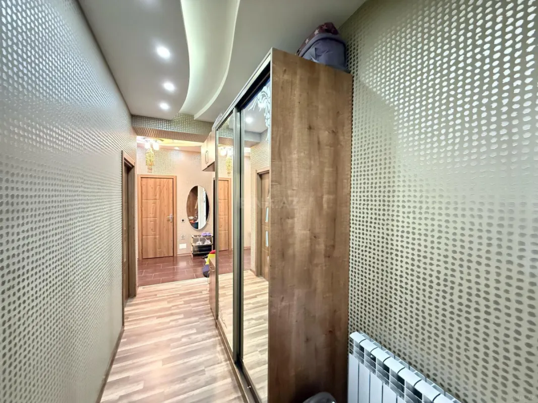 Satılır 2 otaqlı mənzil 86 m²