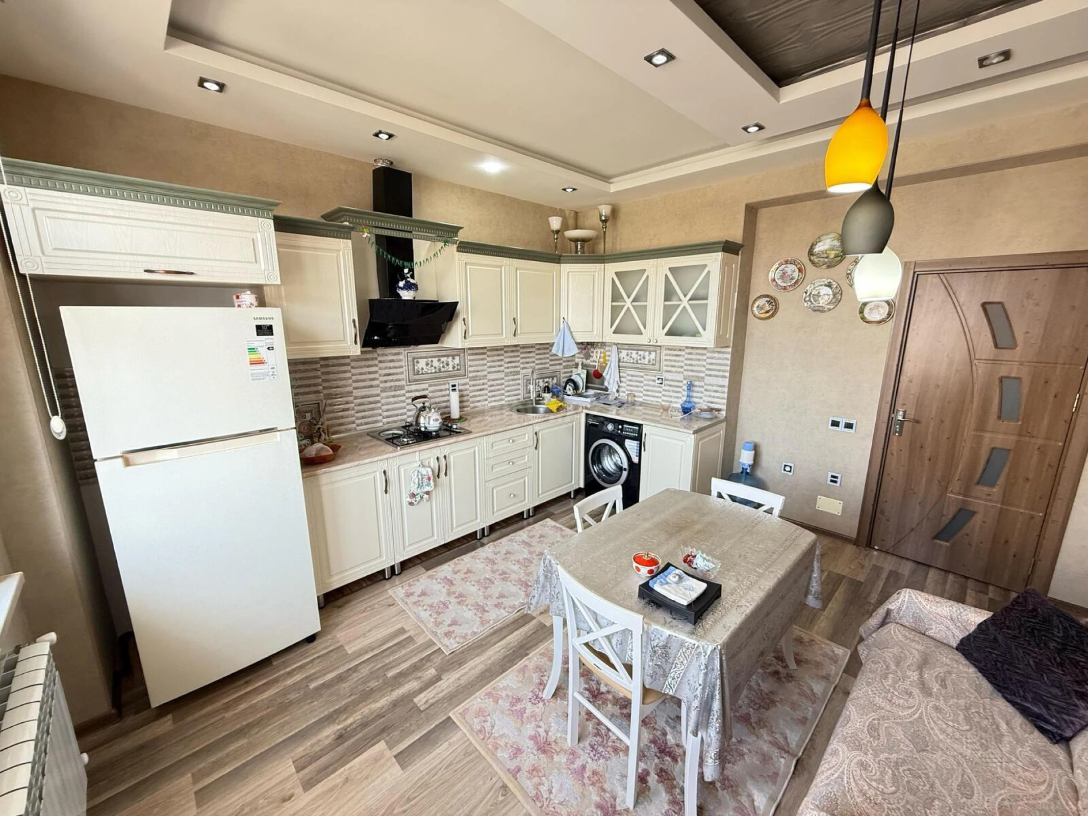 Satılır 2 otaqlı mənzil 86 m²