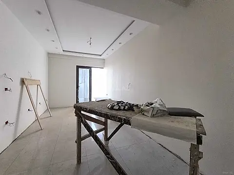 Satılır 3 otaqlı mənzil 157 m²