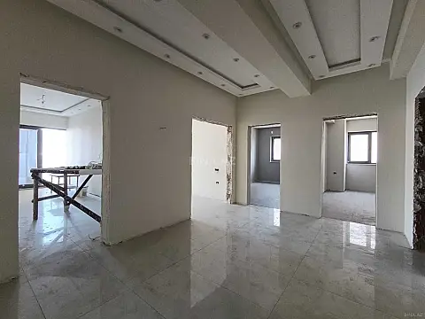 Satılır 3 otaqlı mənzil 157 m²