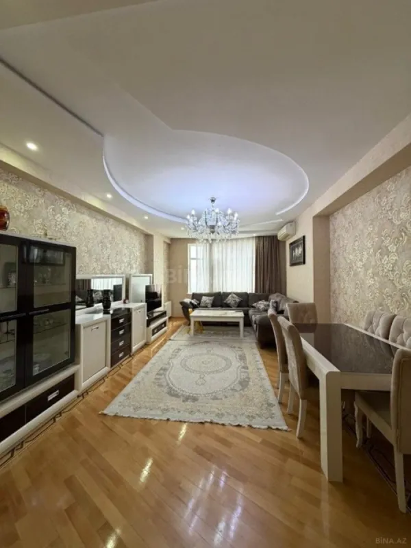 Satılır 3 otaqlı mənzil 135 m²