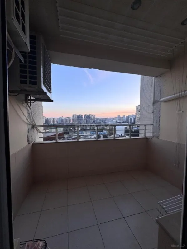 Satılır 3 otaqlı mənzil 135 m²