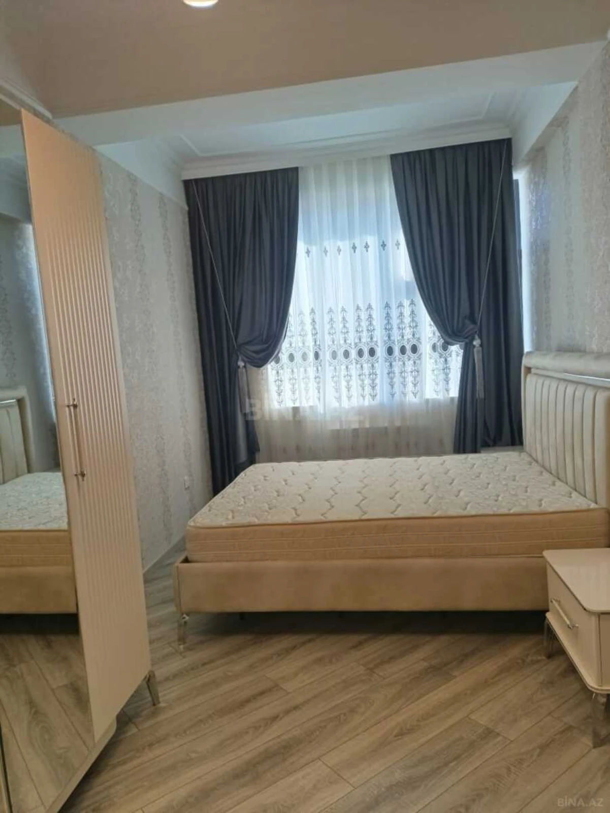 Satılır 2 otaqlı mənzil 75 m²