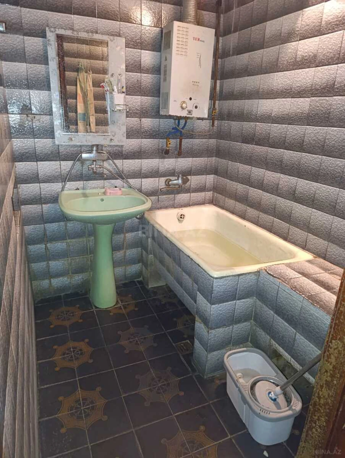 Satılır 5 otaqlı mənzil 95 m²