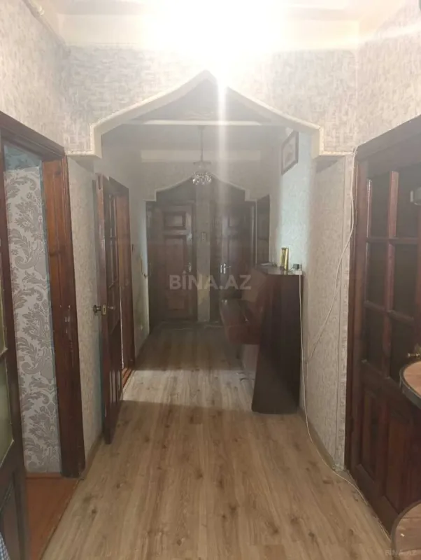 Satılır 5 otaqlı mənzil 95 m²