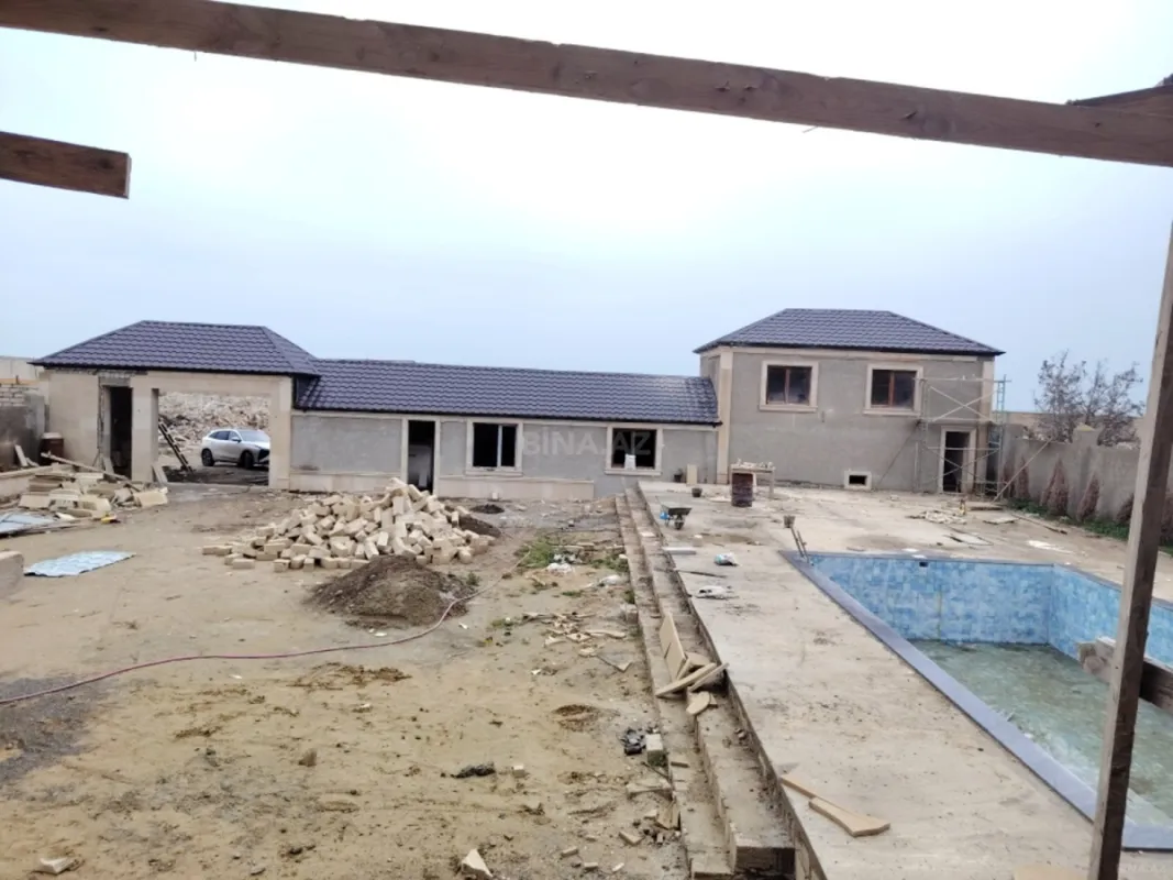 Satılır 5 otaqlı həyət evi 450 m²