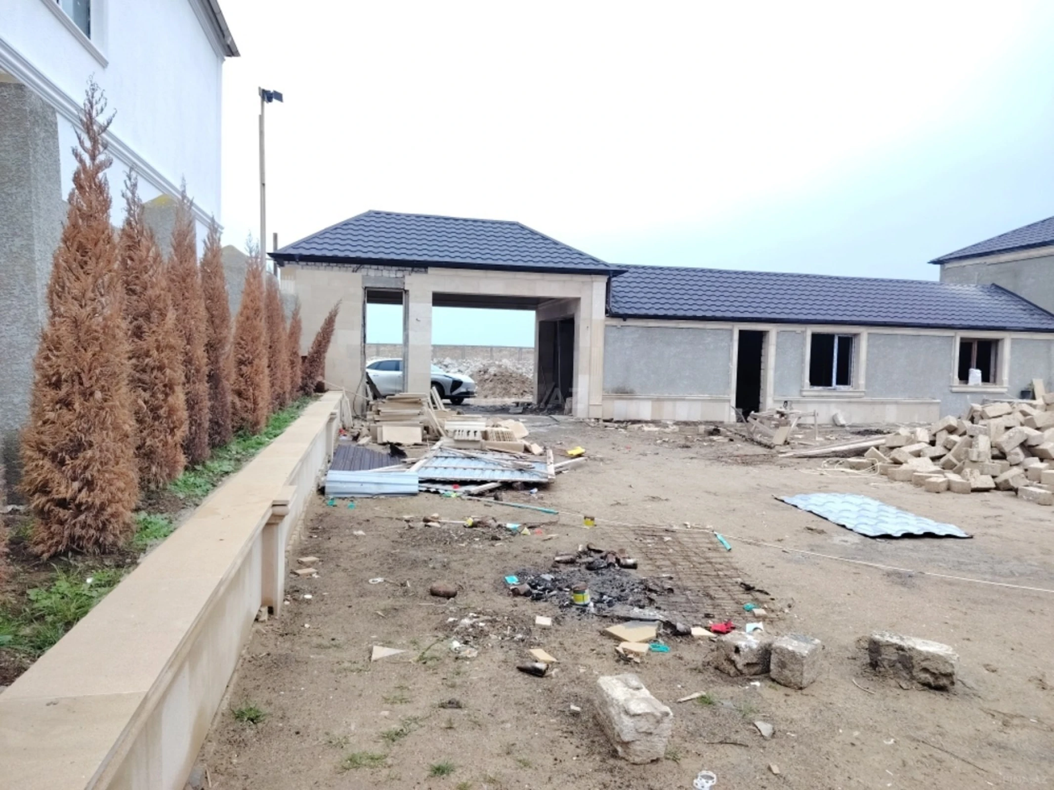 Satılır 5 otaqlı həyət evi 450 m²