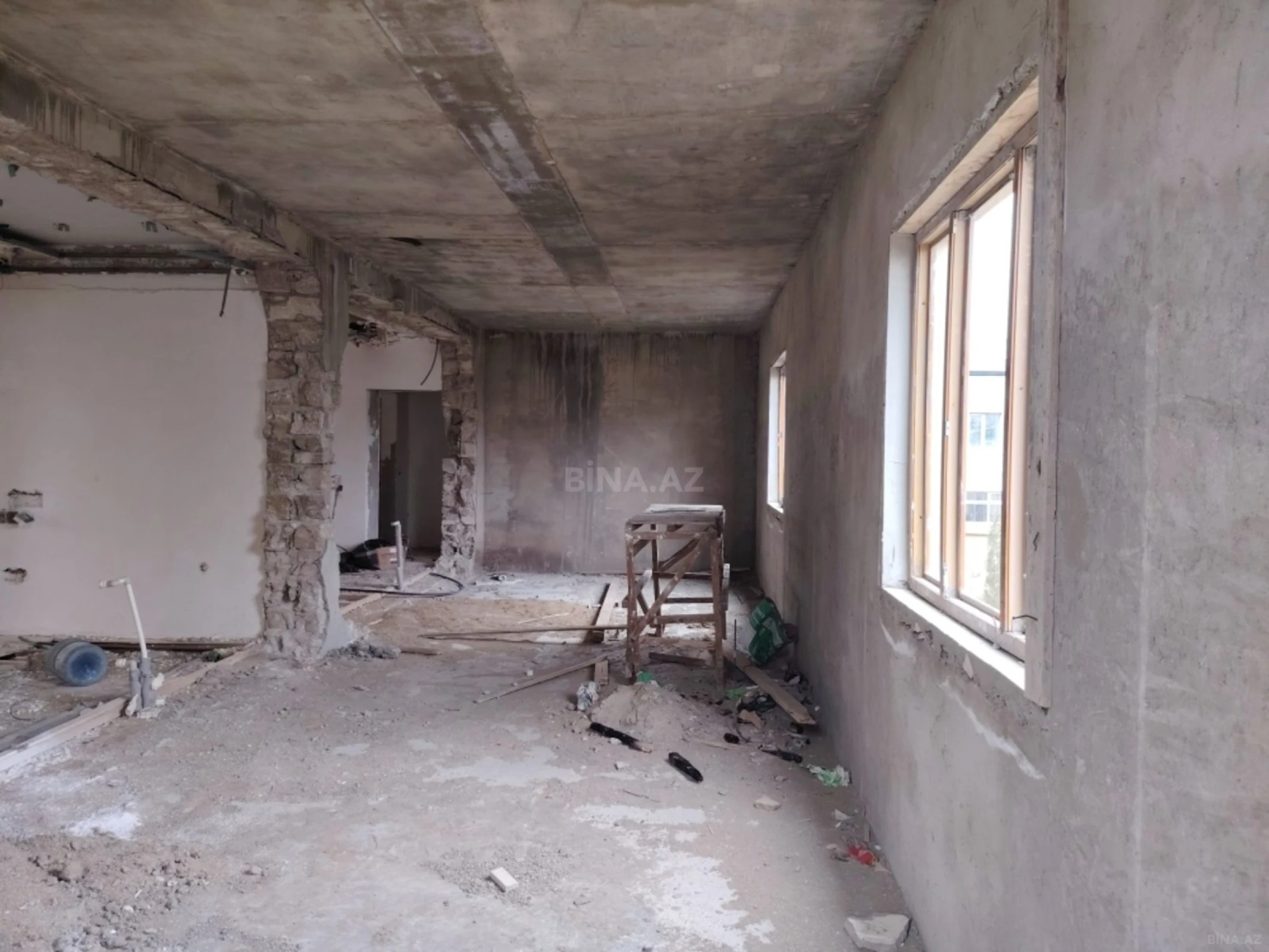 Satılır 5 otaqlı həyət evi 450 m²