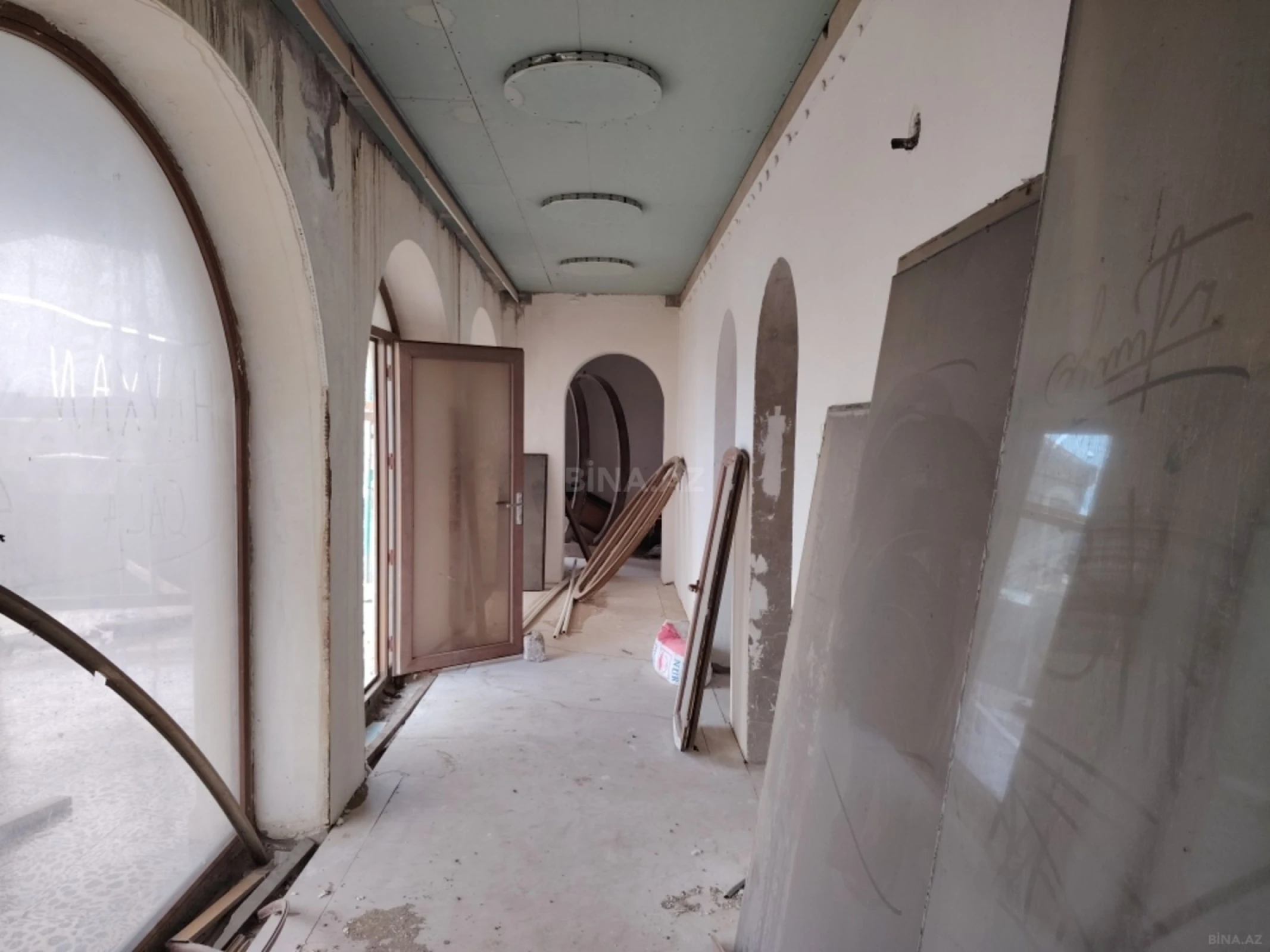 Satılır 5 otaqlı həyət evi 450 m²