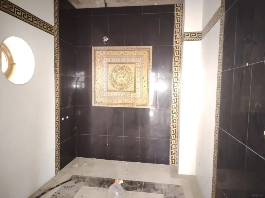 Satılır 5 otaqlı həyət evi 450 m²