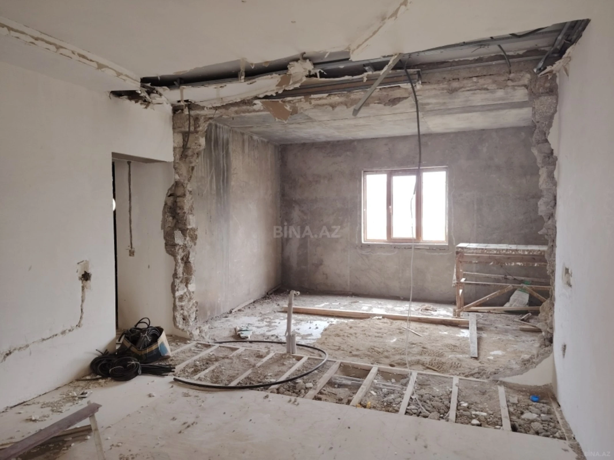 Satılır 5 otaqlı həyət evi 450 m²