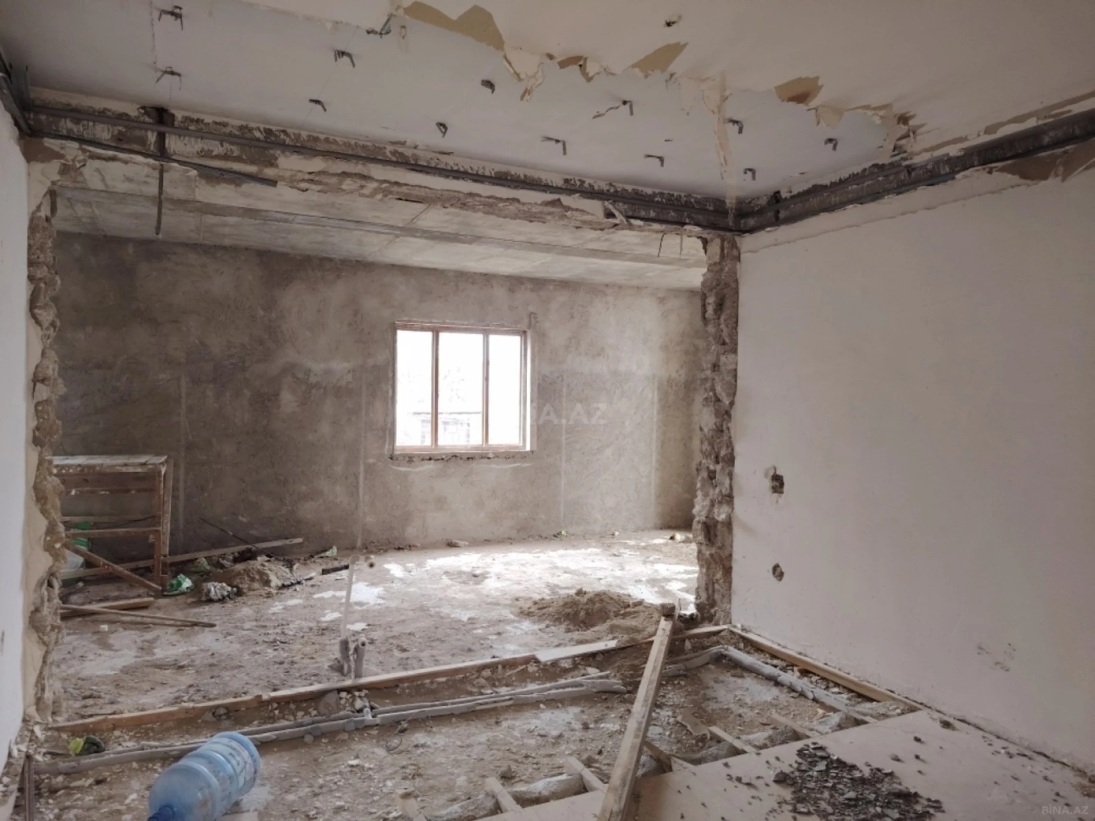 Satılır 5 otaqlı həyət evi 450 m²