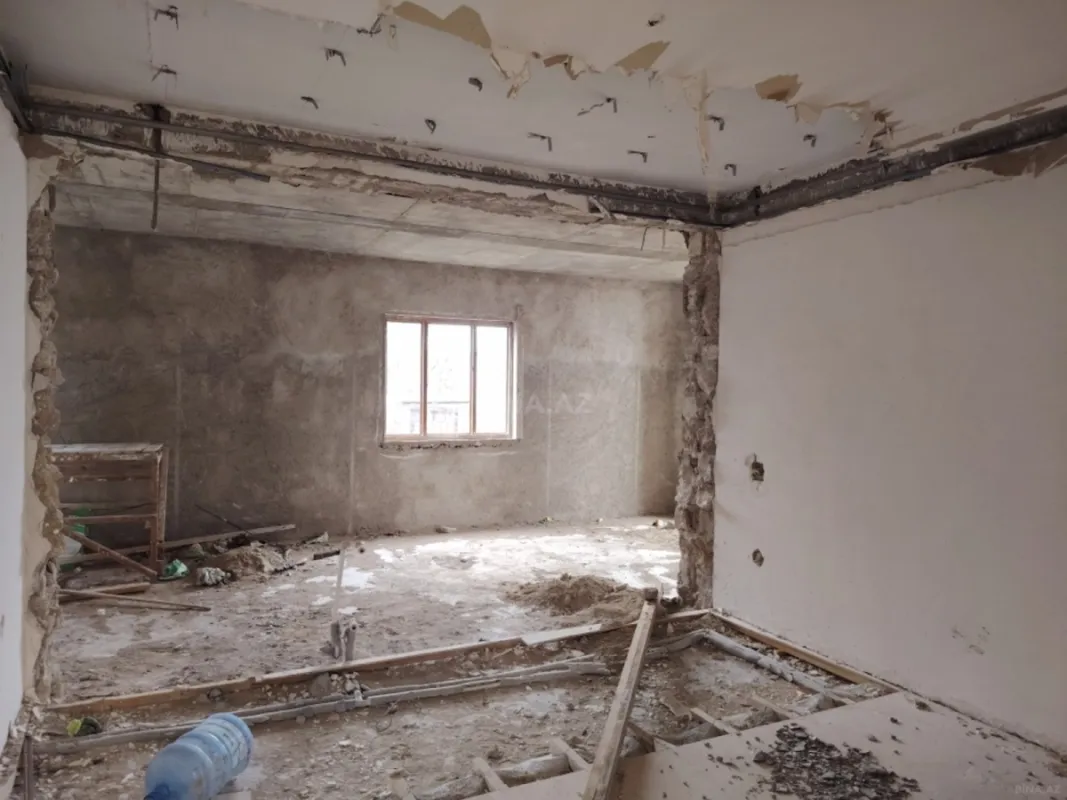 Satılır 5 otaqlı həyət evi 450 m²