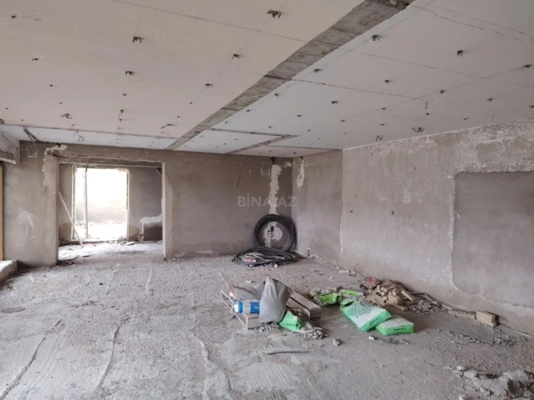 Satılır 5 otaqlı həyət evi 450 m²