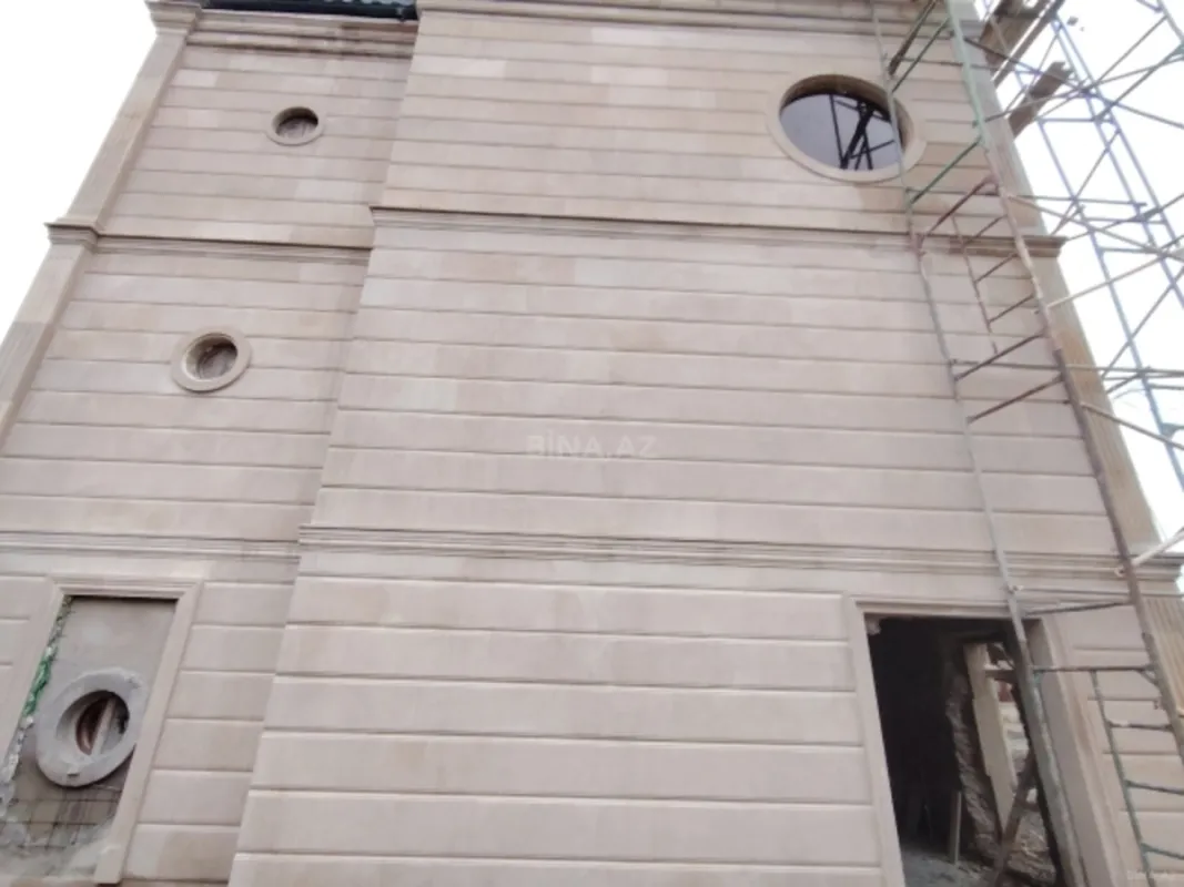Satılır 5 otaqlı həyət evi 450 m²