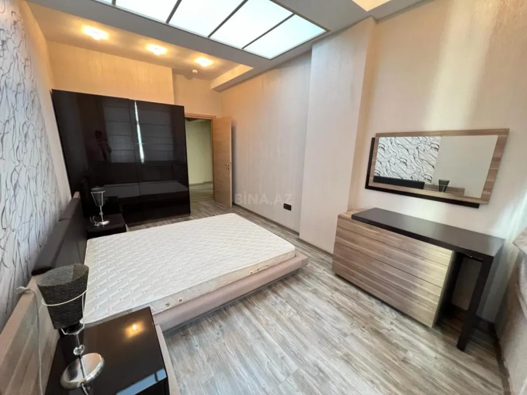 Kirayə verilir 4 otaqlı mənzil 200 m²