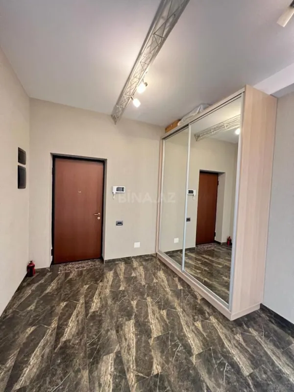 Kirayə verilir 4 otaqlı mənzil 200 m²