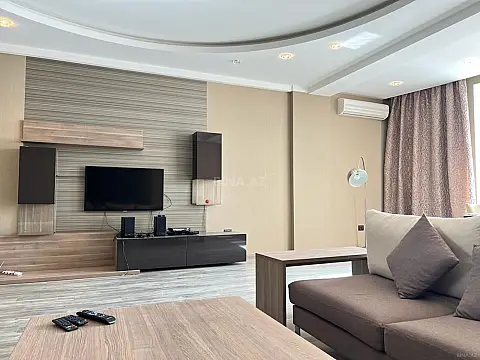 Kirayə verilir 4 otaqlı mənzil 200 m²